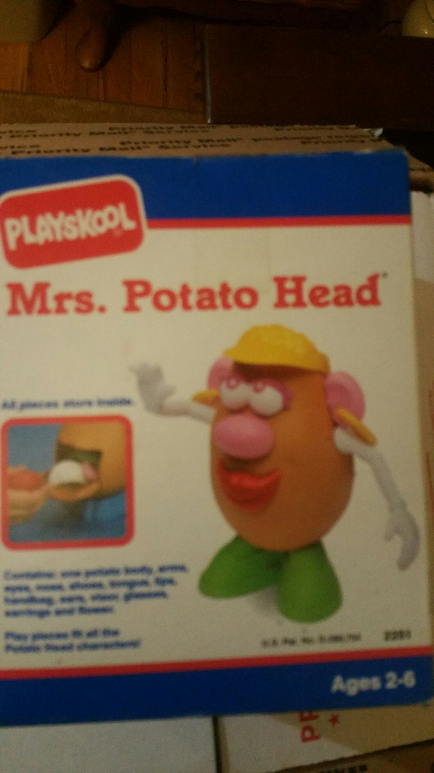 Mrs Potato Head 1992 version - Playschool / Hasbro action figure collectible [Barcode 032245022516] - Main Image 2
