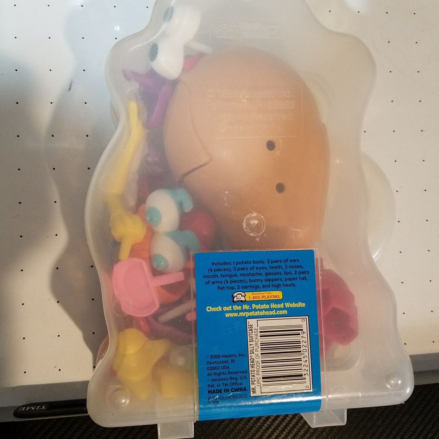 Silly Suitcase Create Mrs Potato Head or Mr Potato Head - Playskool/Hasbro action figure collectible [Barcode 032245022790] - Main Image 2