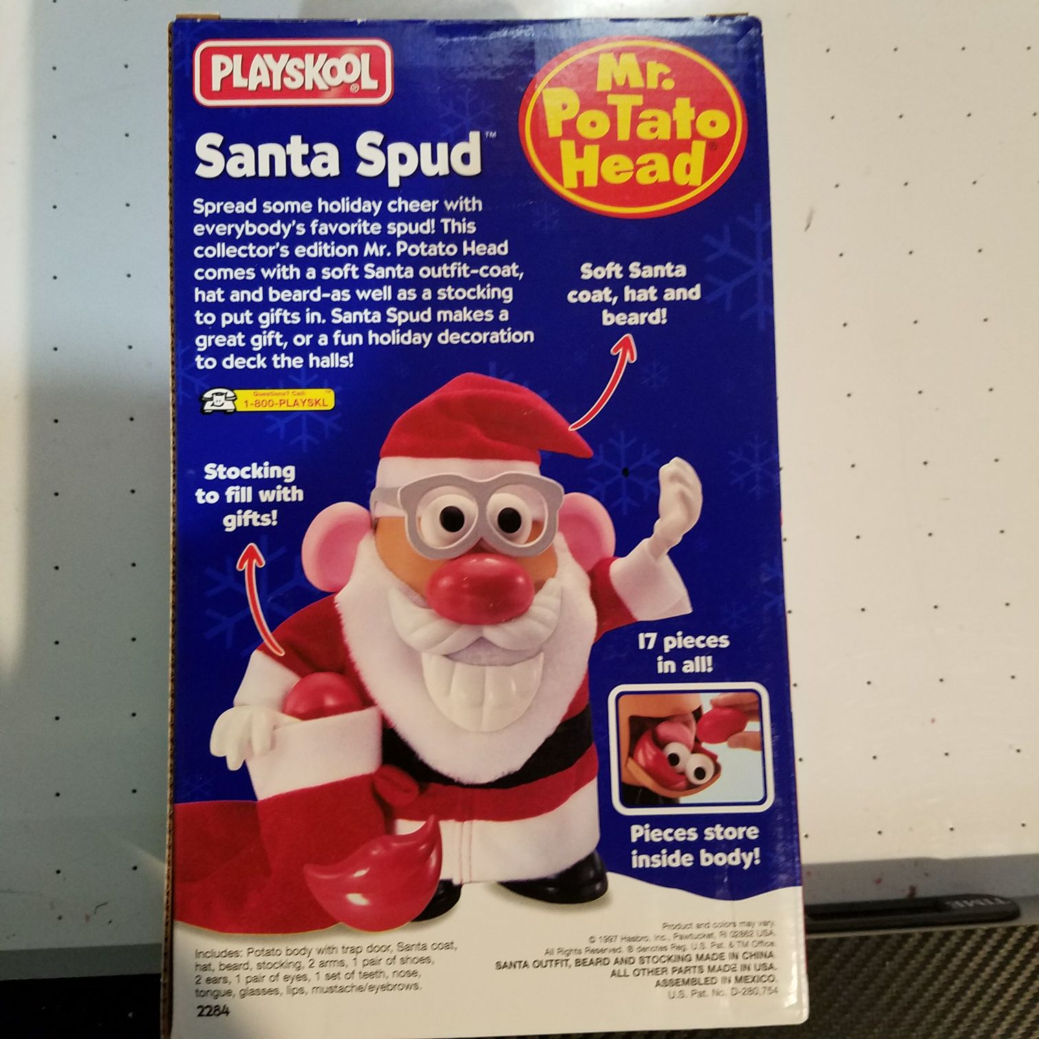 Santa Spud Mr Potato Head Collectors Edition - Playschool / Hasbro action figure collectible [Barcode 032245022844] - Main Image 2