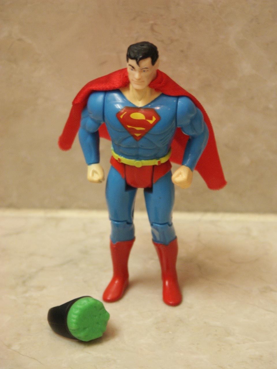 Superman - Toy Biz (DC Comics Super Heroes) action figure collectible [Barcode 035112044031] - Main Image 2