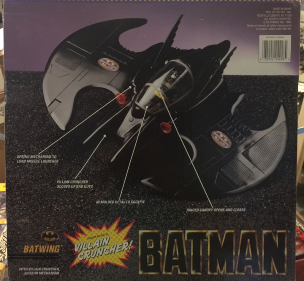 Batwing With Villain Catcher - Toy Biz Inc (Batman) action figure collectible [Barcode 035112044185] - Main Image 2