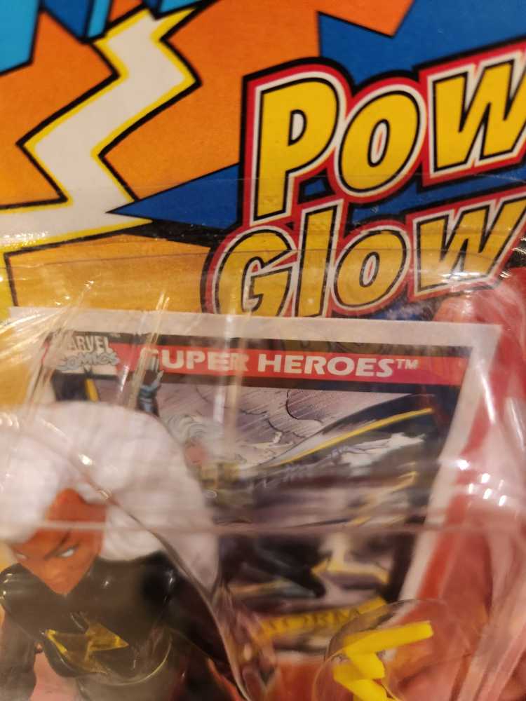 Storm - Toybiz (X-Men) action figure collectible [Barcode 035112049050] - Main Image 3