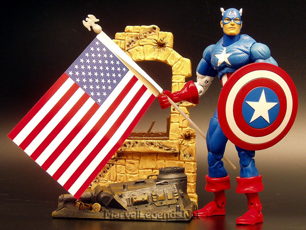 Captain America - Toy Biz (Marvel Legends) action figure collectible [Barcode 035112400134] - Main Image 4