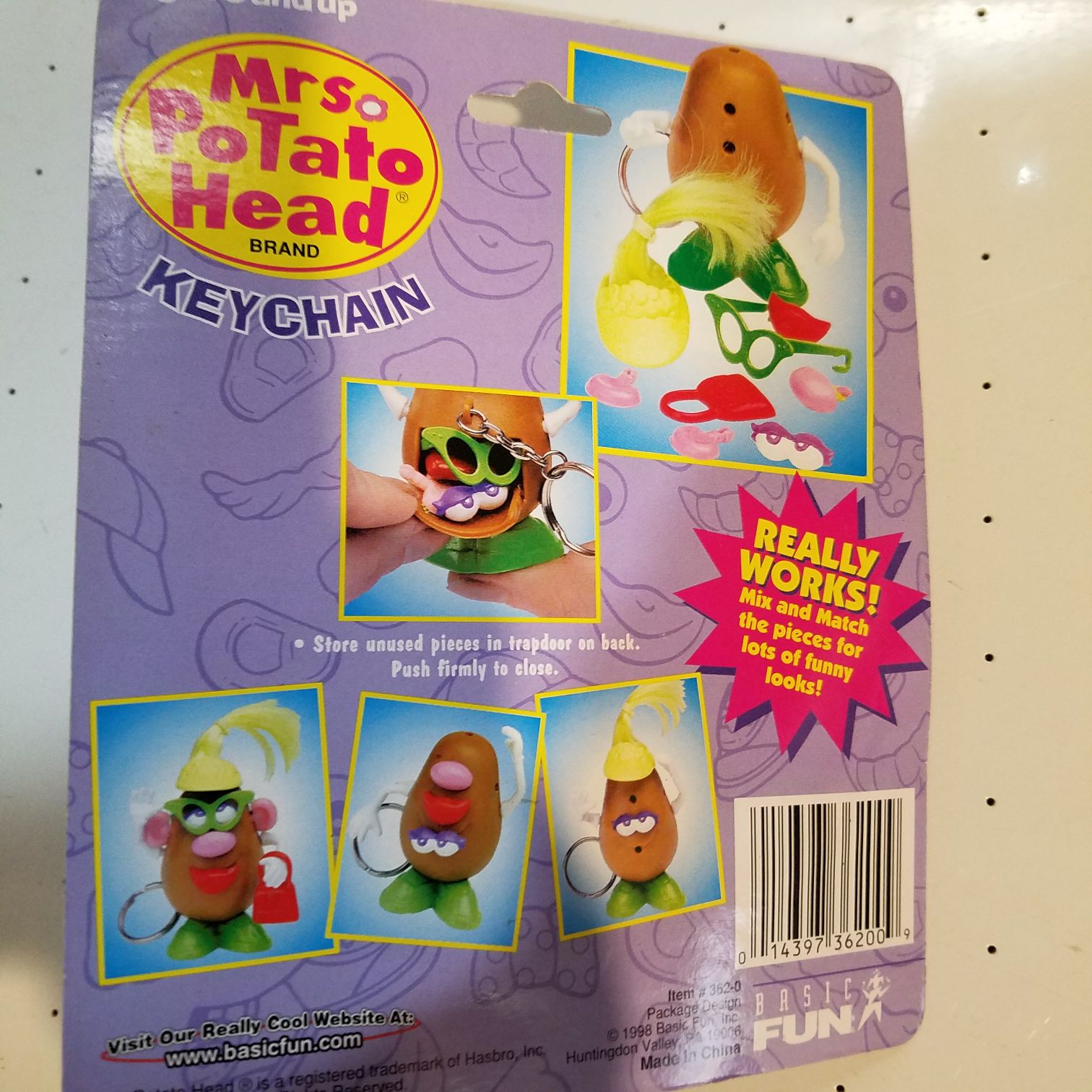 Mrs Potato Head "Really Works” Keychain - Basic Fun action figure collectible [Barcode 014397362009] - Main Image 2