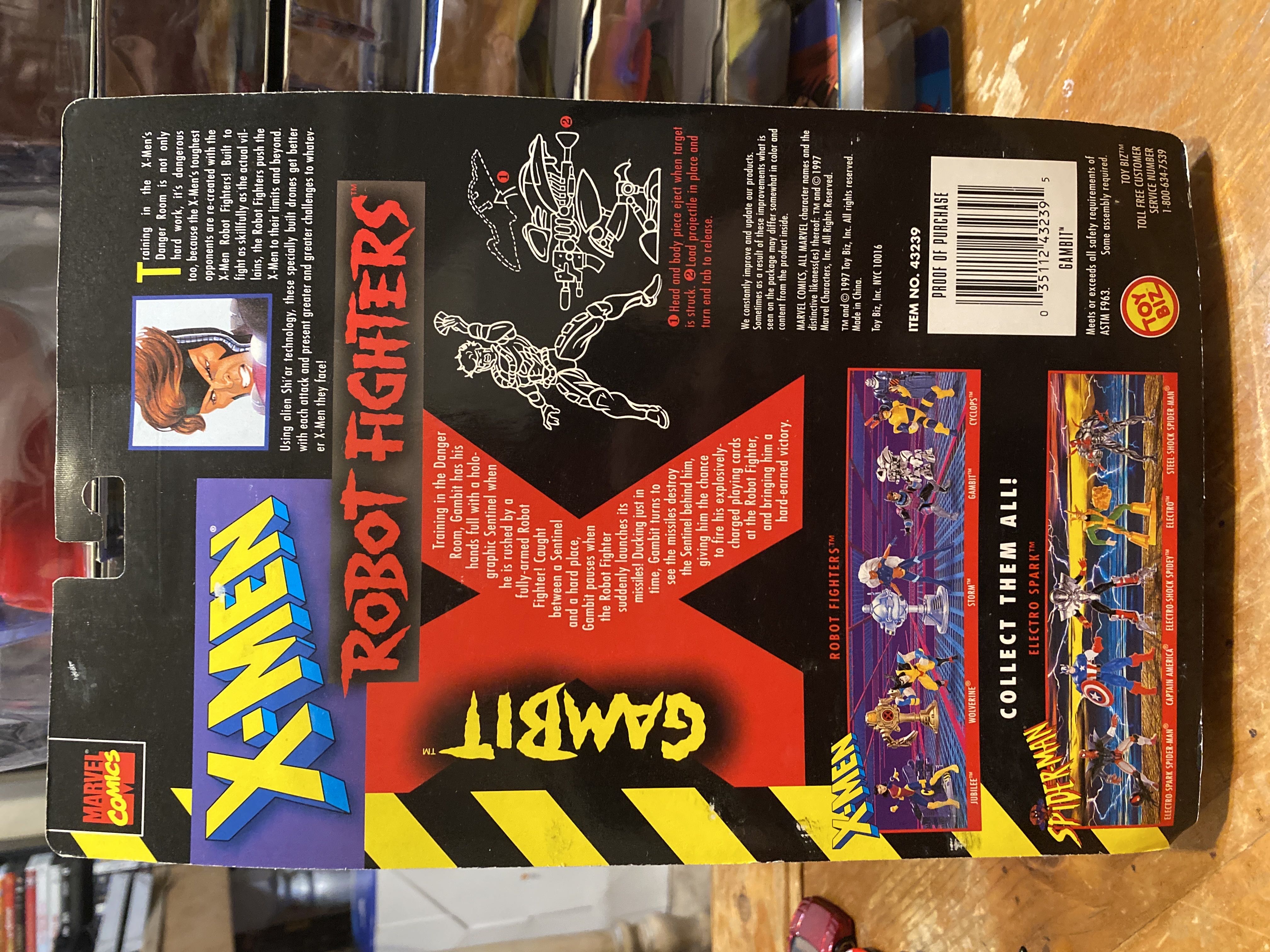 Gambit - Toy Biz (X-Men Robot Fighters) action figure collectible [Barcode 035112432395] - Main Image 2