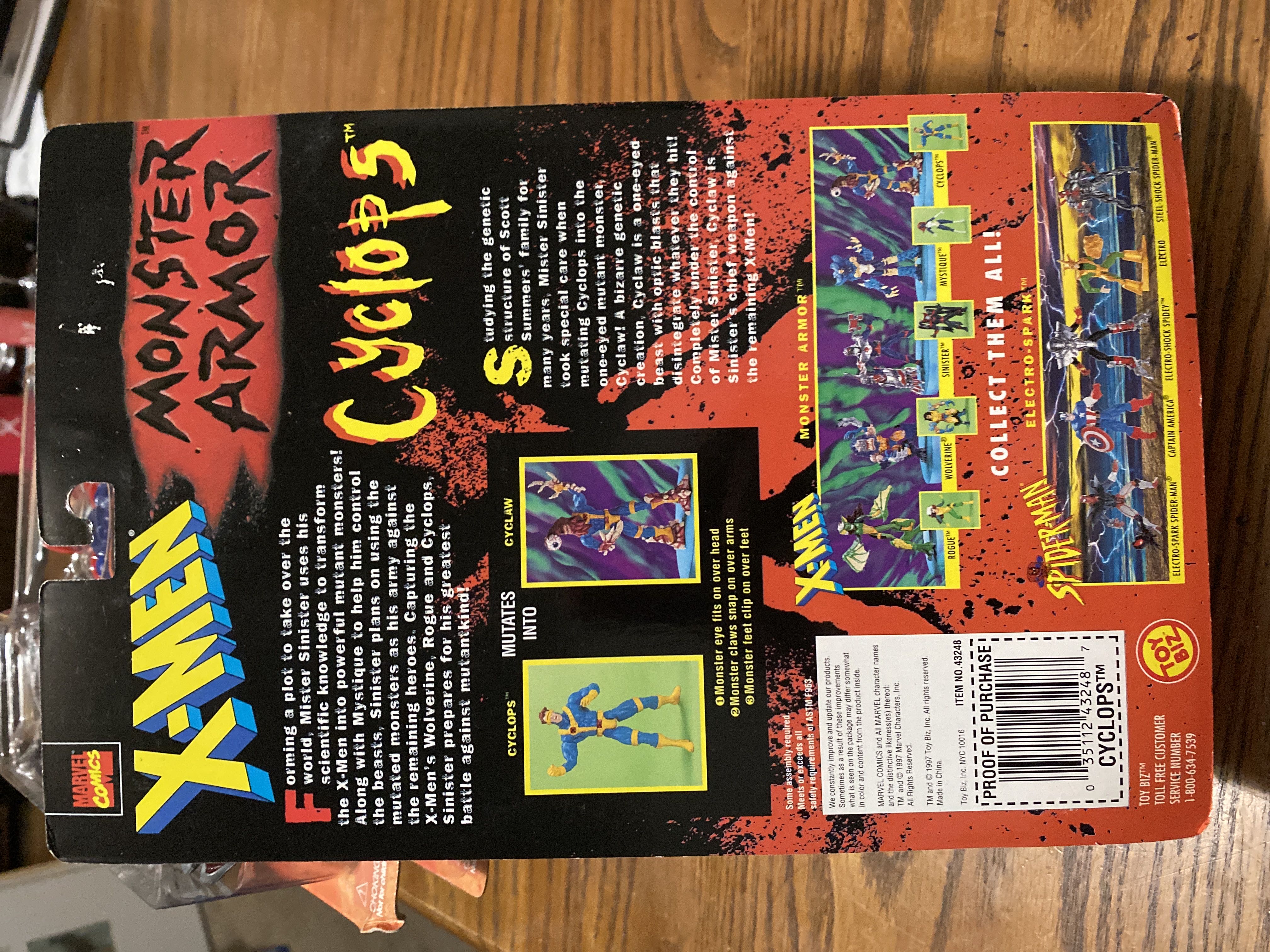 Cyclops - Toy Biz (X-Men Monster Armor) action figure collectible [Barcode 035112432487] - Main Image 2