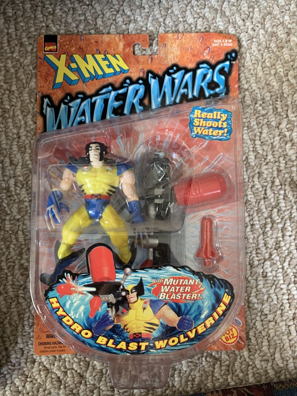 Wolverine, Hydro Blast - Toy Biz (X-Men: Water Wars) action figure collectible [Barcode 035112432616] - Main Image 3