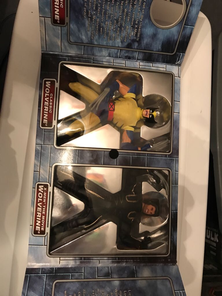 Toybiz X-men X-mutations Famous Covers Comic And Movie Wolverine - ToyBiz - Marvel action figure collectible [Barcode 035112433460] - Main Image 2