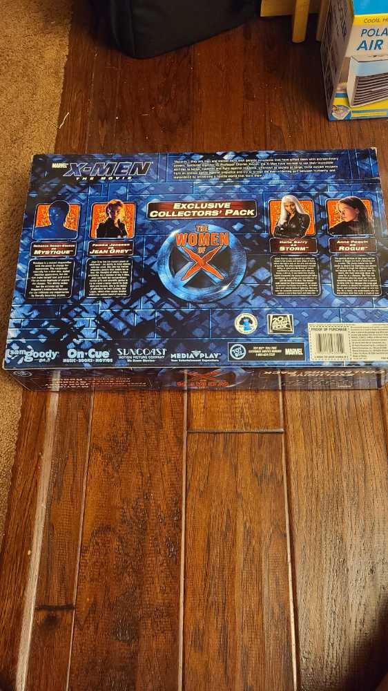 X-Men The Movie The Women of X - Toy Biz action figure collectible [Barcode 035112433552] - Main Image 2