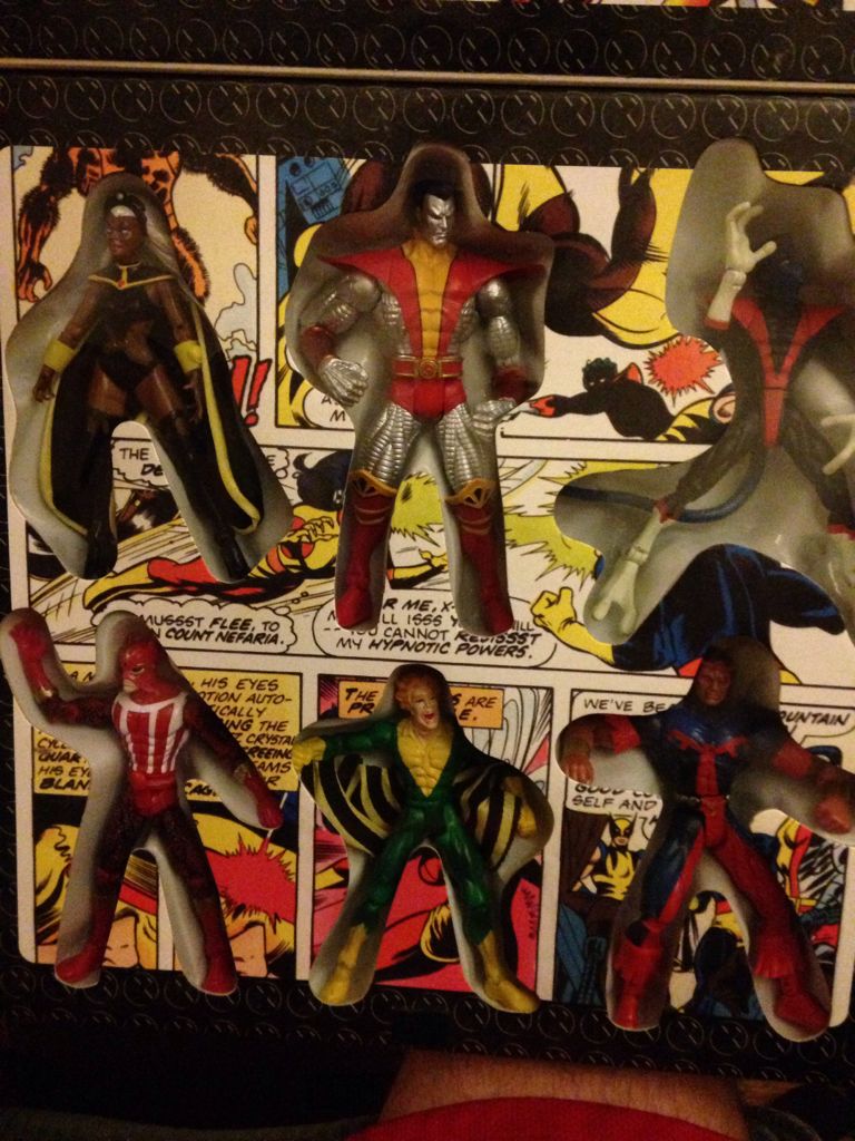 X-Men #1 - Toy Biz (Marvel Collector Editions) action figure collectible [Barcode 035112435051] - Main Image 2