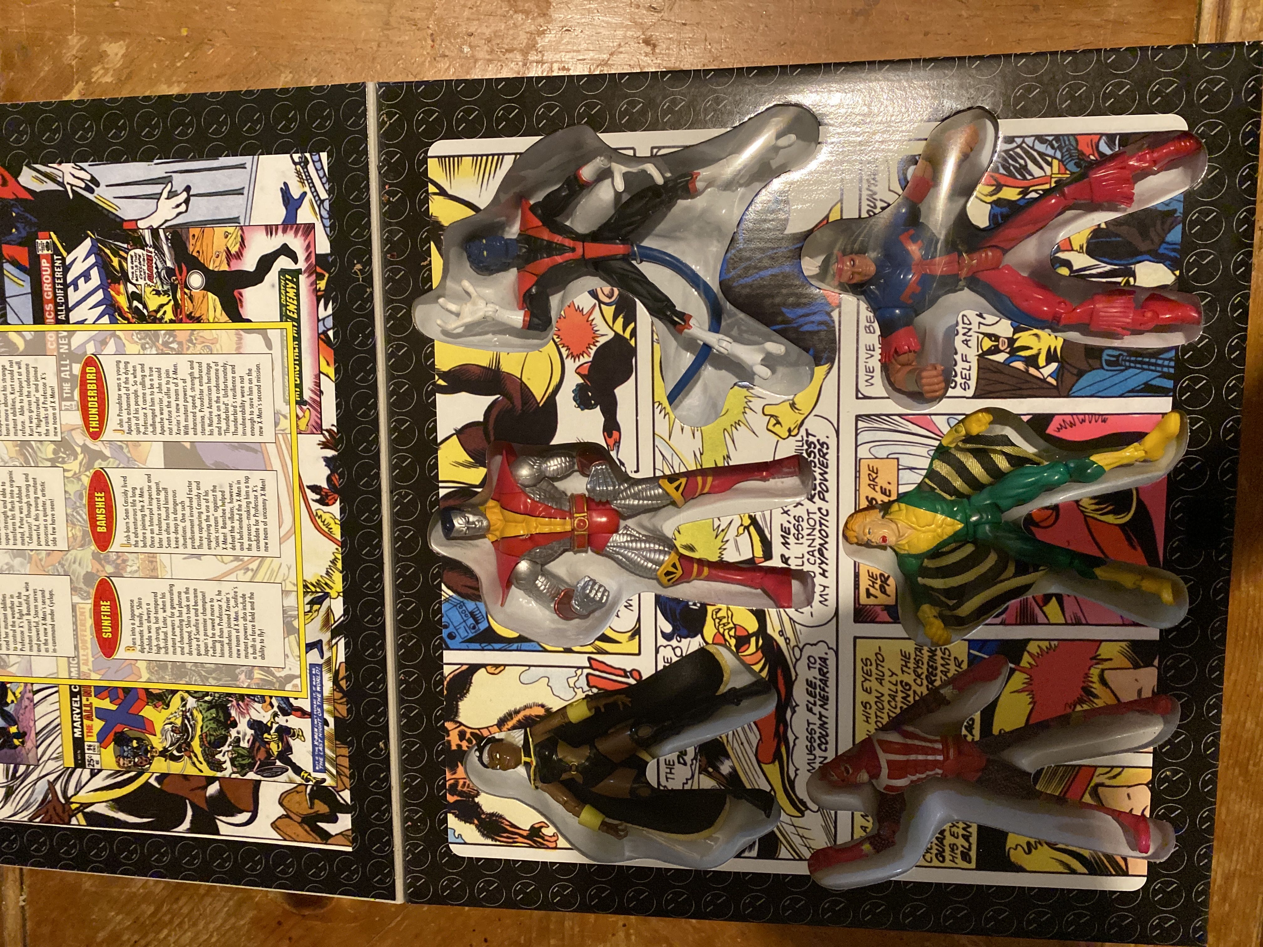 X-Men #1 - Toy Biz (Marvel Collector Editions) action figure collectible [Barcode 035112435051] - Main Image 3