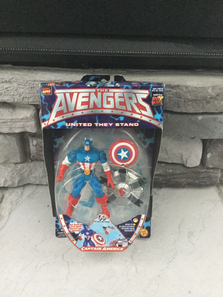 Marvel: Captain America - Toy Biz (Avengers: United They Stand: 6”) action figure collectible [Barcode 035112435228] - Main Image 2