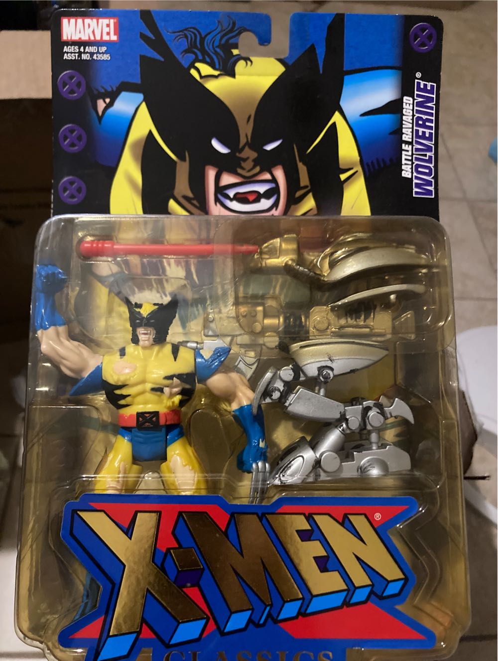 X-Men Classics: Battle Ravaged Wolverine - Toy Biz: Marvel (X-Men Classics) action figure collectible [Barcode 035112435914] - Main Image 3