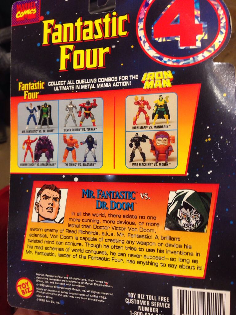 Mr. Fantastic vs. Dr. Doom - Toy Biz (Fantastic Four: Metal Mania) action figure collectible [Barcode 035112452119] - Main Image 2