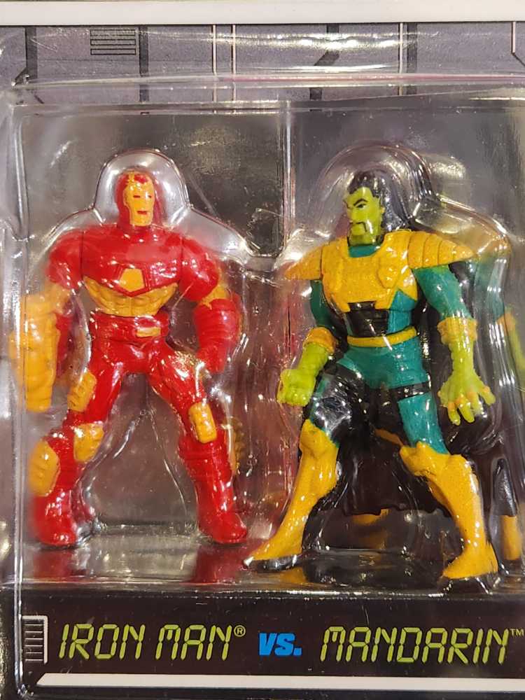 Iron Man Vs. Mandarin - Toy Biz (Iron Man: Heavy Metal Heroes) action figure collectible [Barcode 035112462118] - Main Image 3