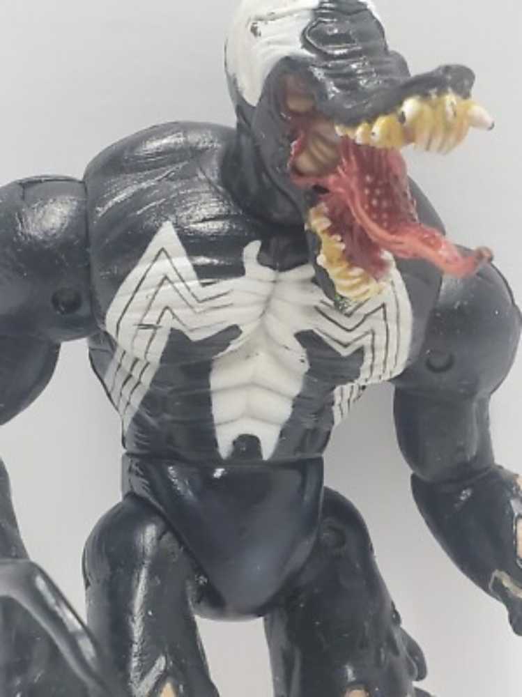 Toy Biz Spdierman Classics - Venom Eddie Brock Action Figure - Marvel - Bonus 32 Page Comic - Mint In Package - Collectible - D - Toy Biz (Spiderman) action figure collectible [Barcode 035112470885] - Main Image 4