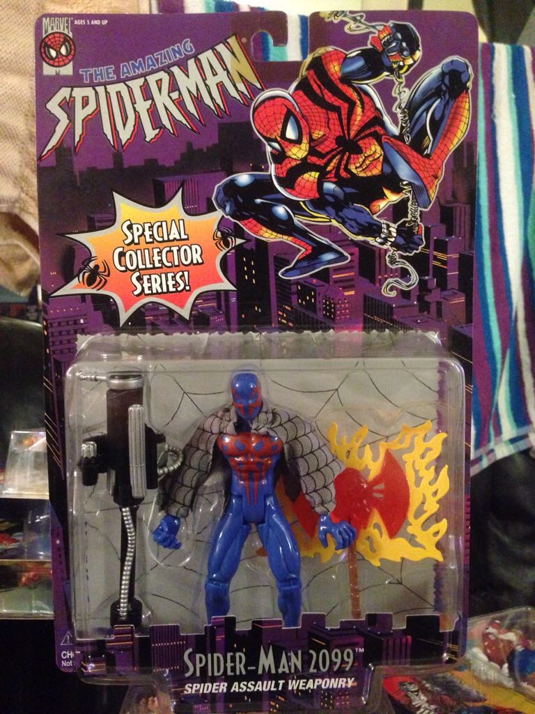 Spider-Man: Spider-Man 2099 - Toy Biz (Spider-Man 2099) action figure collectible [Barcode 035112472513] - Main Image 1