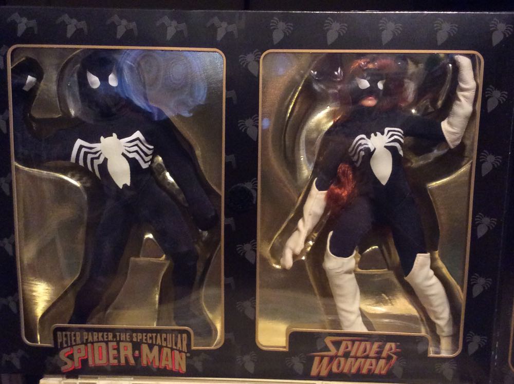 Toybiz Marvel Famous Cover Series: Spider-Man & Spider-Woman 2 Pack KB Toys Exclusive  - Toy Biz (Famous Cover Series) action figure collectible [Barcode 035112477471] - Main Image 2