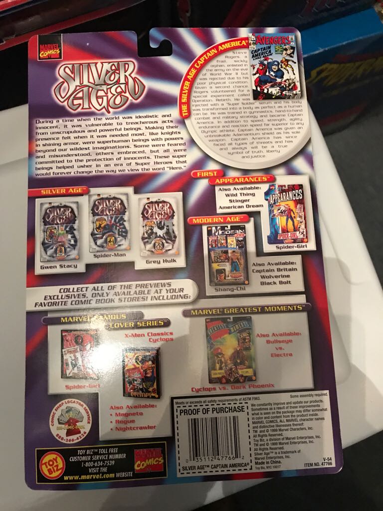 Silver Age: Silver Age Captain America - Toy Biz (Previews Exclusive) action figure collectible [Barcode 035112477662] - Main Image 2