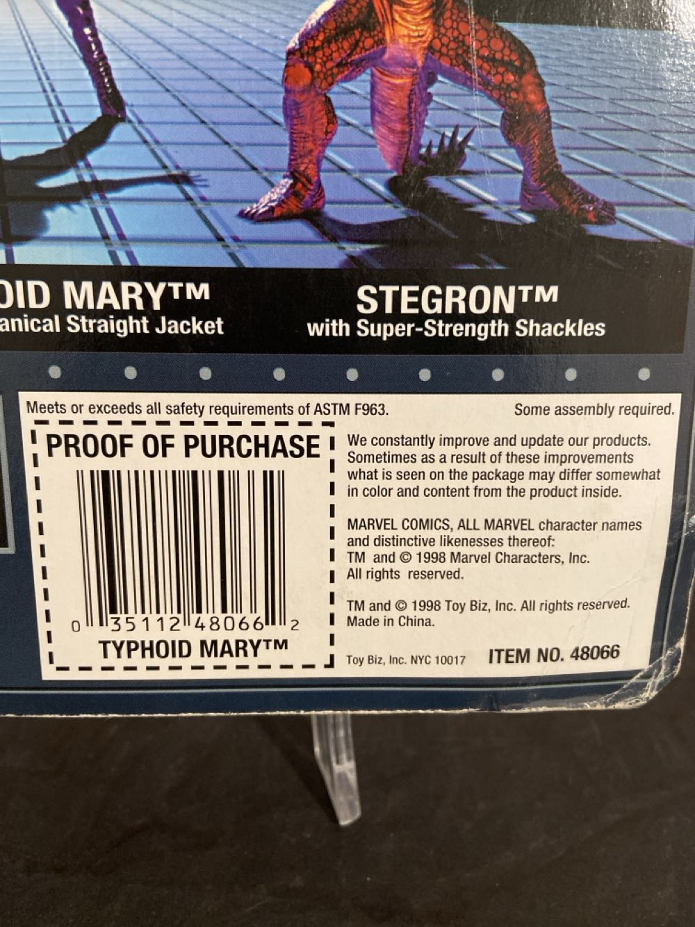 Typhoid Mary - Toybiz (Marvel Super Villains The Vault) action figure collectible [Barcode 035112480662] - Main Image 3