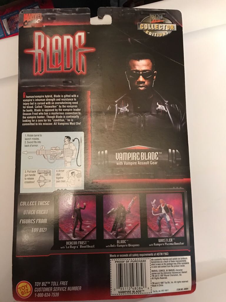 Marvel Blade From Blade Movie - Toy Biz (Blade) action figure collectible [Barcode 035112480846] - Main Image 2