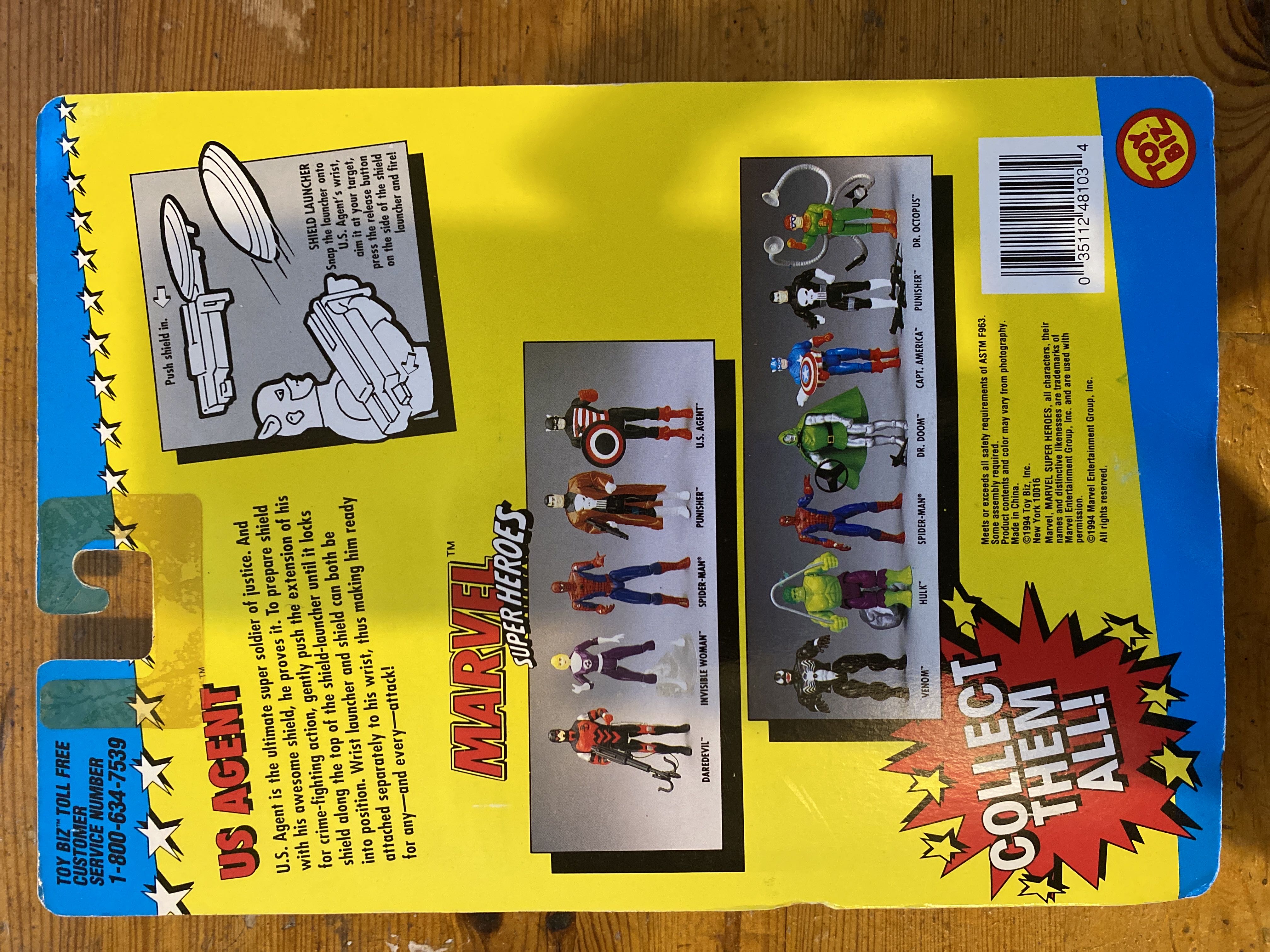 U.S. Agent [Shield Launcher] - Toy Biz (Marvel - Super Heroes) action figure collectible [Barcode 035112481034] - Main Image 2