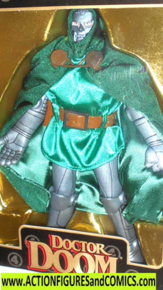 Doctor Doom - Toybiz (Marvel Famous Cover Series) action figure collectible [Barcode 035112482062] - Main Image 4