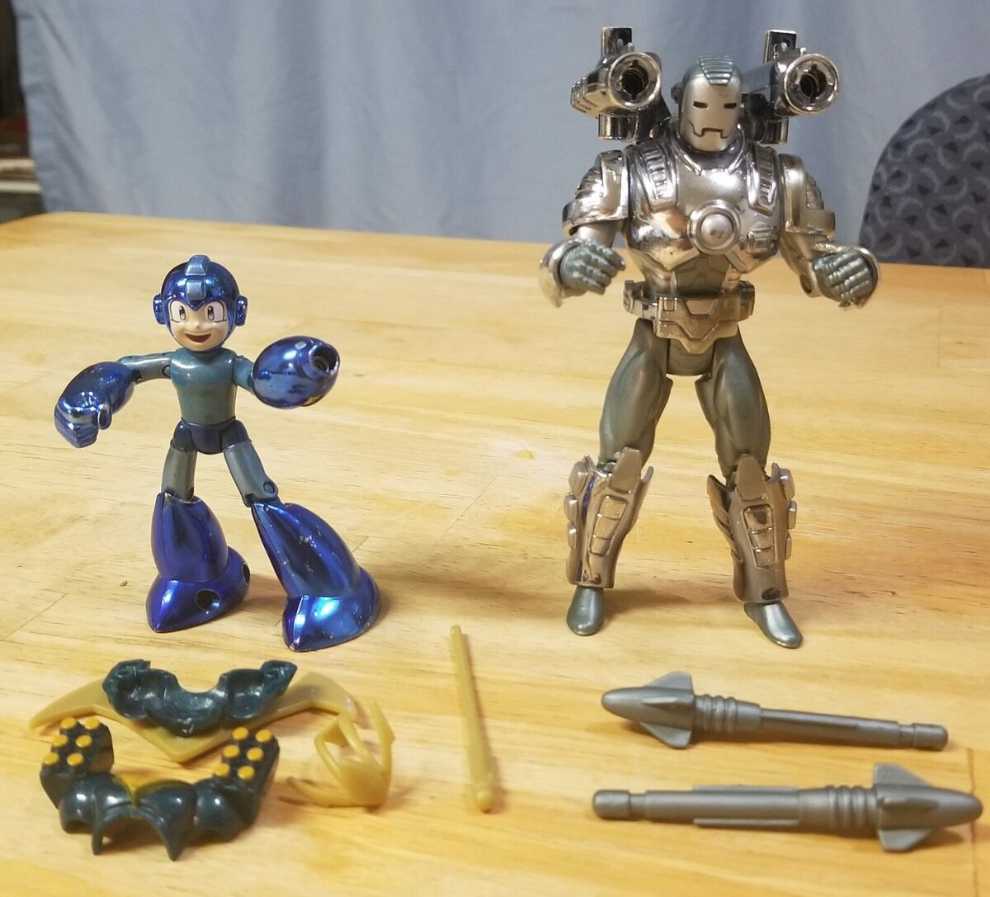 Toybiz Marvel vs Capcom War Machine & Mega Man Figures Toybiz 1999 NIB Rare  - Toy Biz (Clash Of Super Heroes) action figure collectible [Barcode 035112482482] - Main Image 3