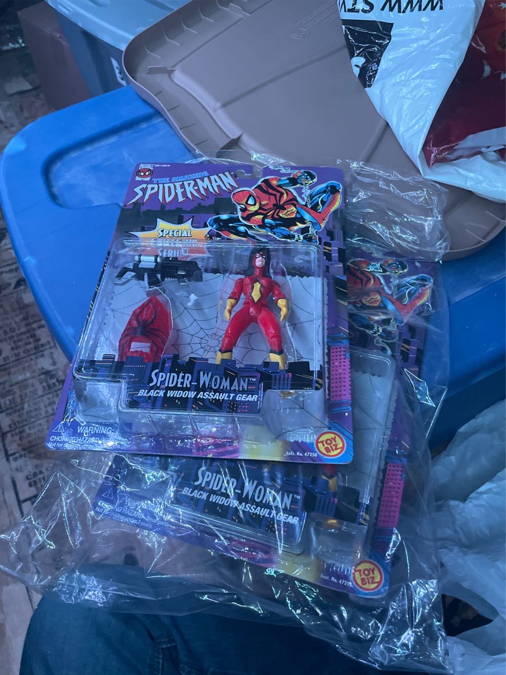 The Amazing Spider-Man - Toy Biz (Marvel Super Heroes) action figure collectible [Barcode 035112483328] - Main Image 3