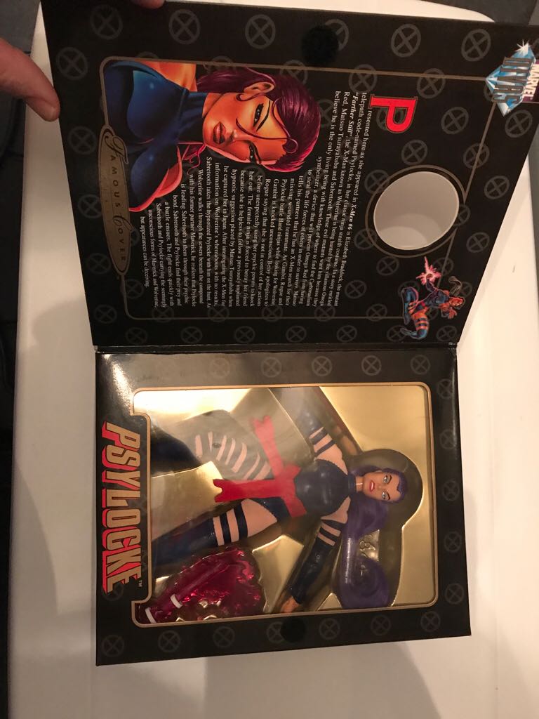 Psylocke - Toy Biz (Marvel Divas) action figure collectible [Barcode 035112484486] - Main Image 2