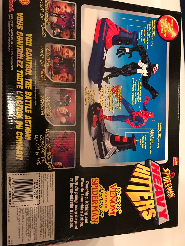 Spiderman Heavy Hitters Spiderman Vs Venom  action figure collectible [Barcode 035112486183] - Main Image 2