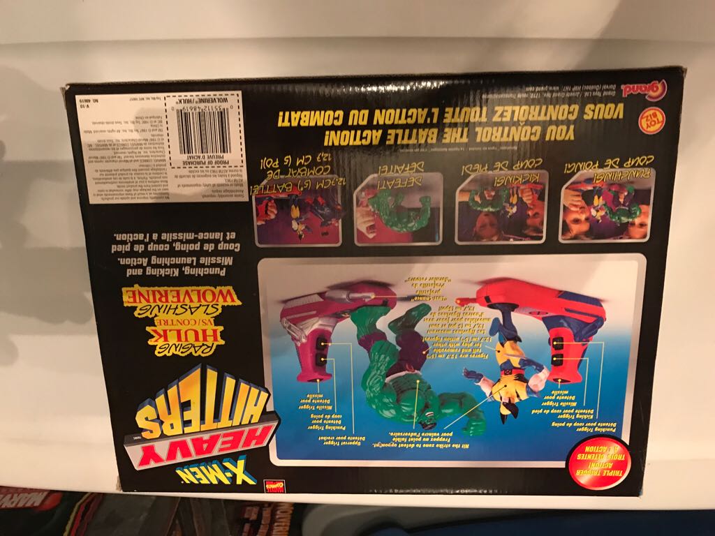 X-men Heavy Hitters Hulk Vs Wolverine  action figure collectible [Barcode 035112486190] - Main Image 2