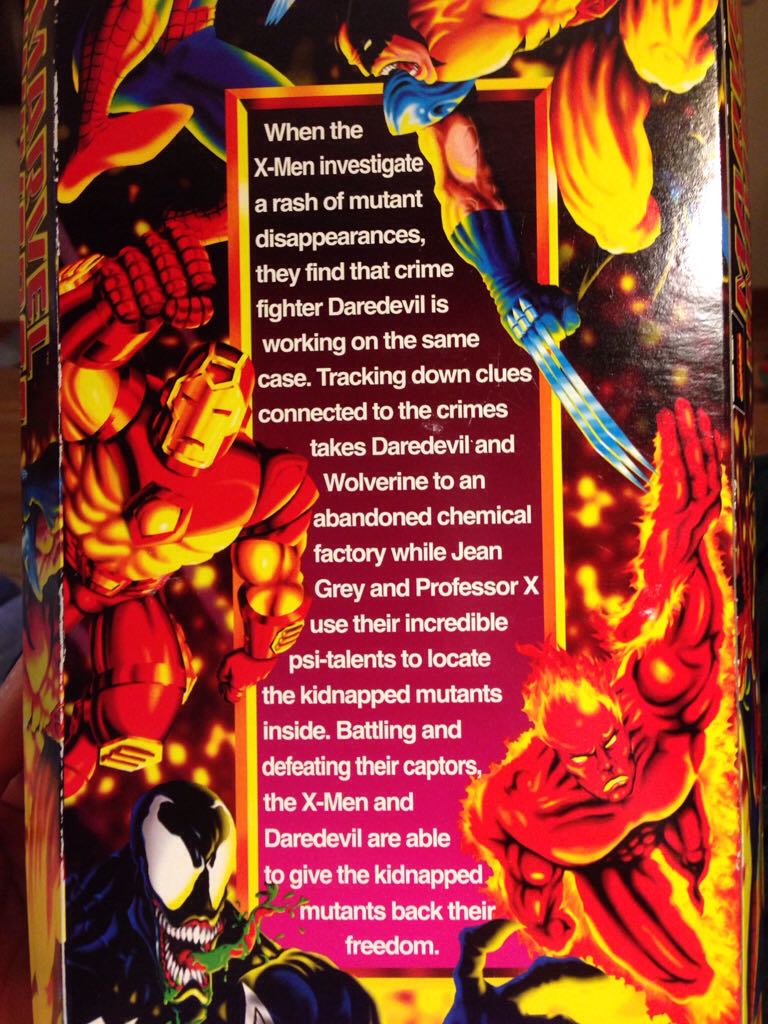 Daredevil (Yellow) - Toy Biz (Marvel Universe 10”) action figure collectible [Barcode 035112486374] - Main Image 2