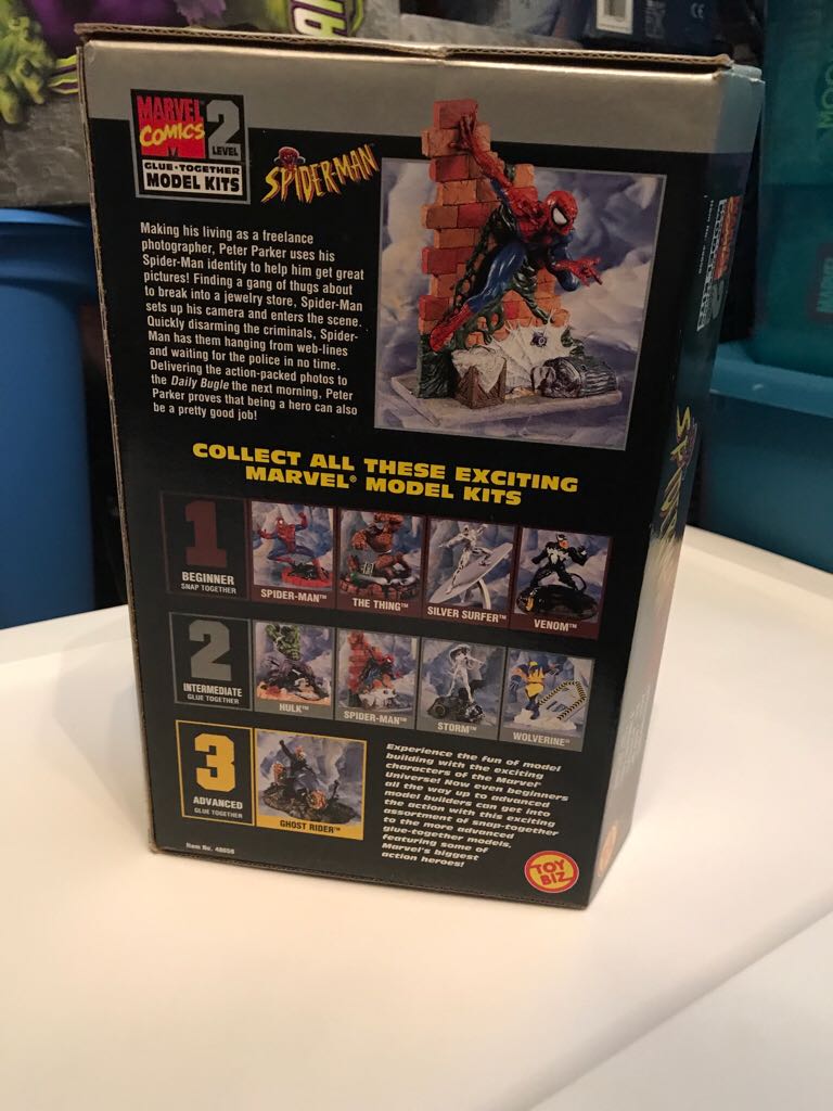 Marvel Model Kit (Toy biz) - Spiderman  action figure collectible [Barcode 035112486589] - Main Image 2