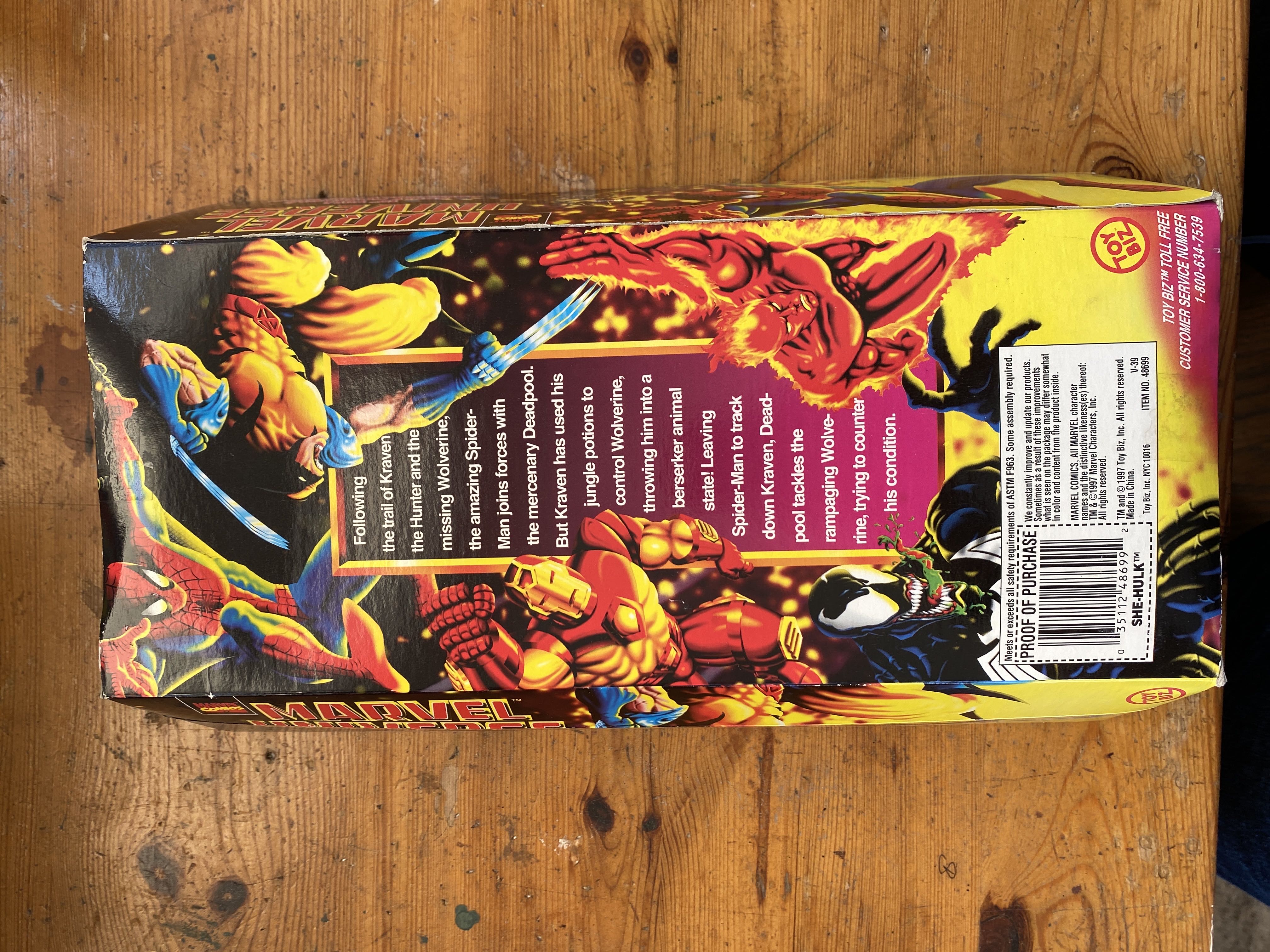 10” She-Hulk - Toybiz (Marvel Universe 10”) action figure collectible [Barcode 035112486992] - Main Image 2