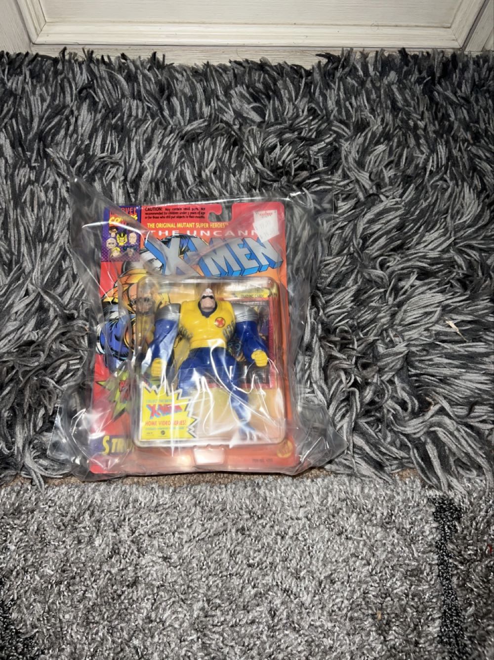 Strong Guy - Toy Biz (The Uncanny X-Men) action figure collectible [Barcode 035112491231] - Main Image 3