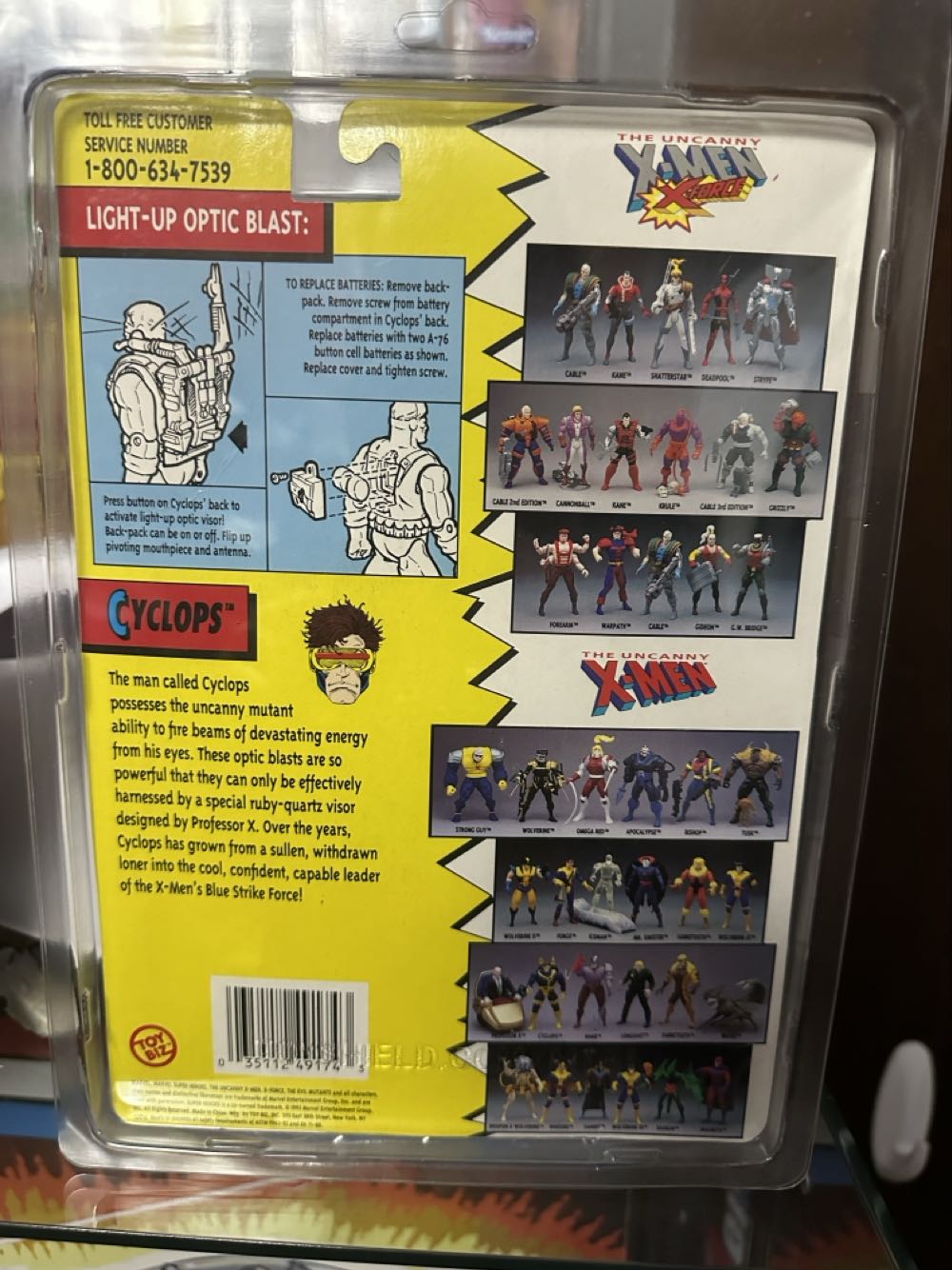 Cyclops - Toybiz (The Uncanny X-Men) action figure collectible [Barcode 035112491743] - Main Image 4