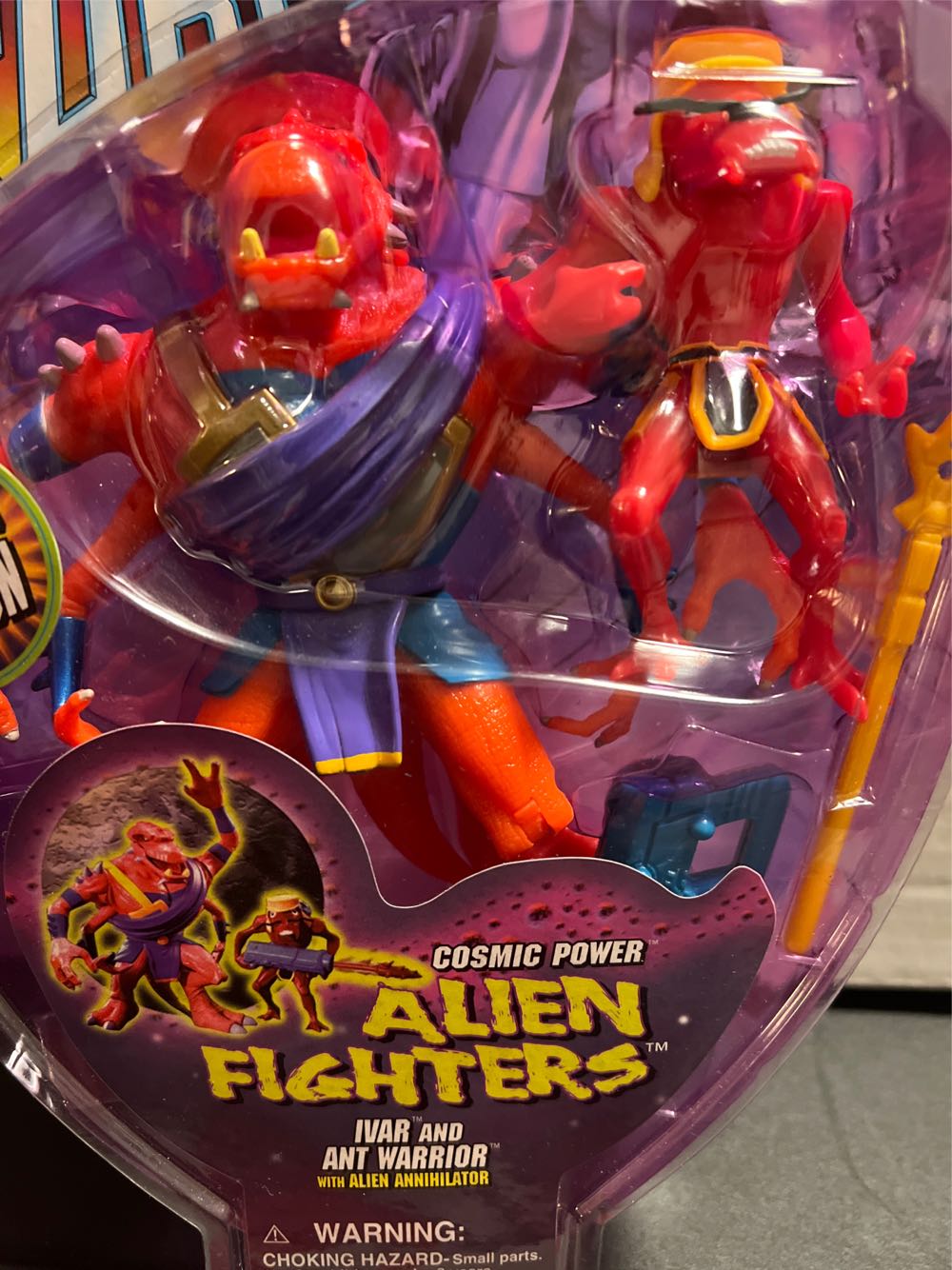 Silver Surfer TAS: Cosmic Power Ivar And Ant Warrior - Toy Biz action figure collectible [Barcode 035112492191] - Main Image 3