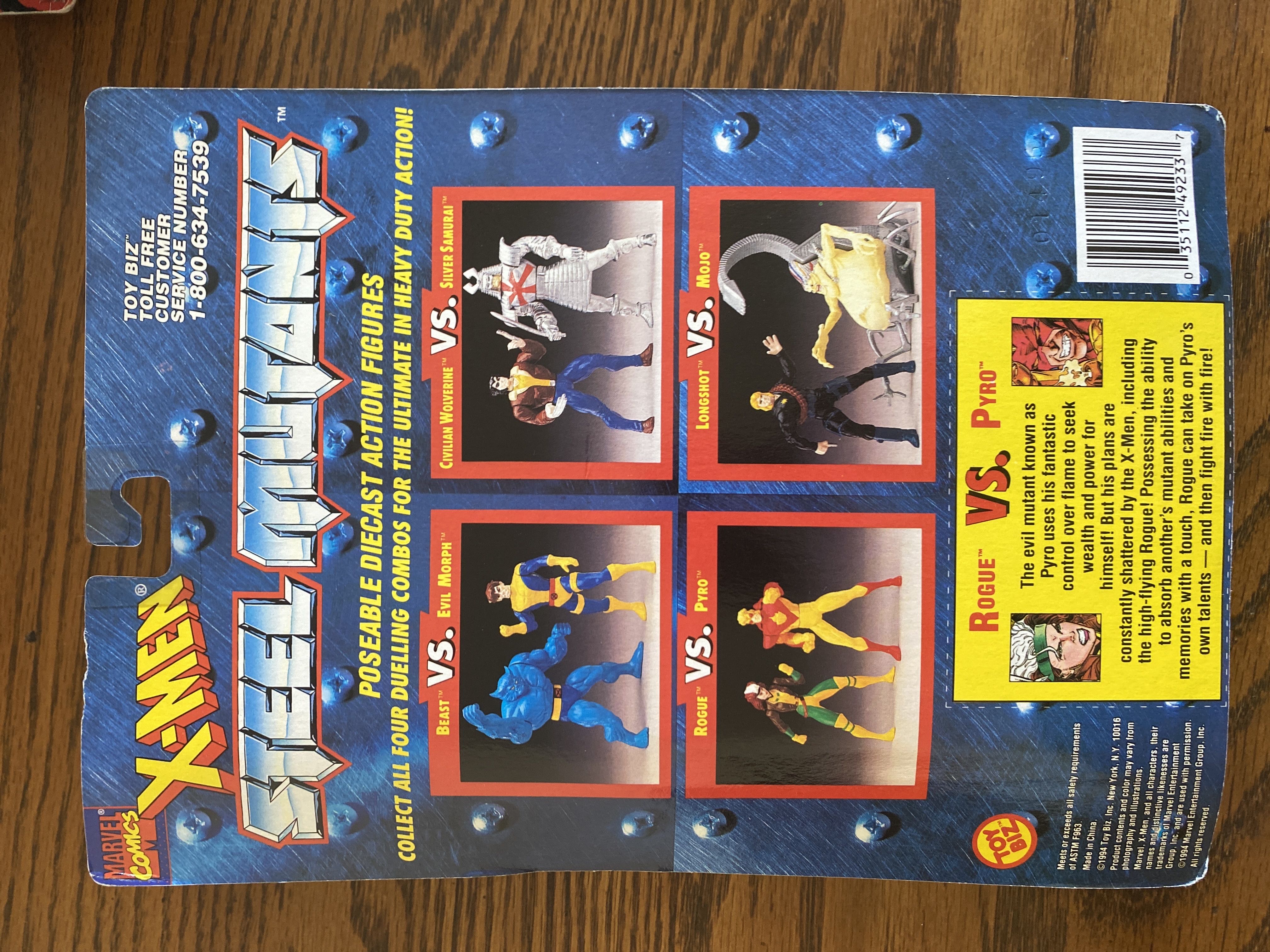 Rogue Vs Pyro - Toy Biz (MARVEL) action figure collectible [Barcode 035112492337] - Main Image 2