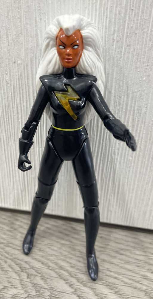 X-men Storm (2nd Edition) - Toy Biz (X-Men) action figure collectible [Barcode 035112493709] - Main Image 3
