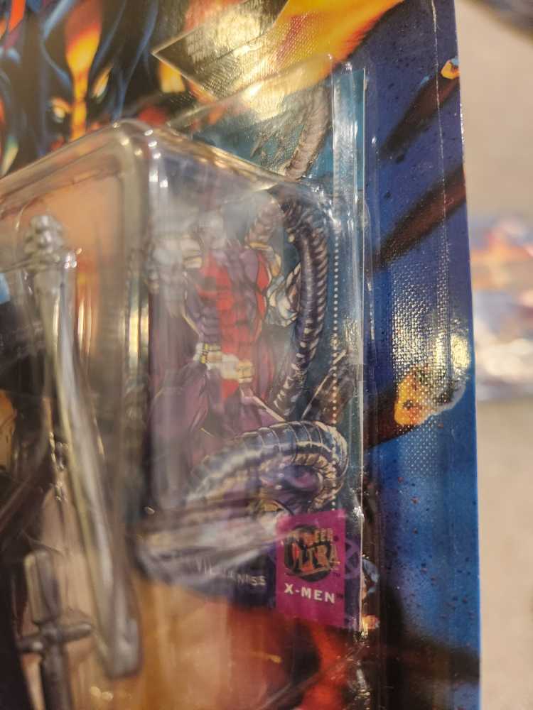 X-Men Mutant Genesis Series: X-Cutioner action figure (ToyBiz/1995) NM - Toy Biz (Mutant Genesis Series) action figure collectible [Barcode 035112493877] - Main Image 3