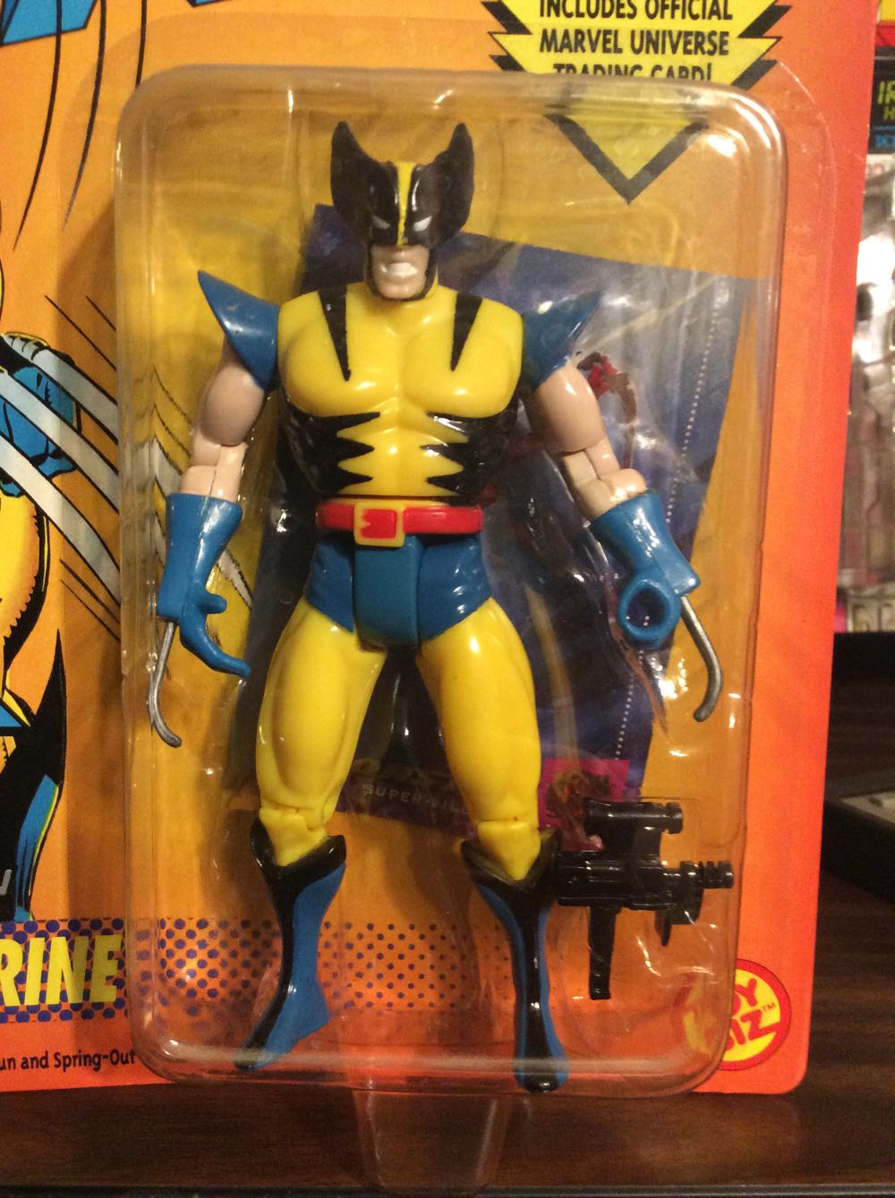 Wolverine (2nd Edition) - Toy Biz (The Uncanny X-Men) action figure collectible [Barcode 035112494935] - Main Image 2
