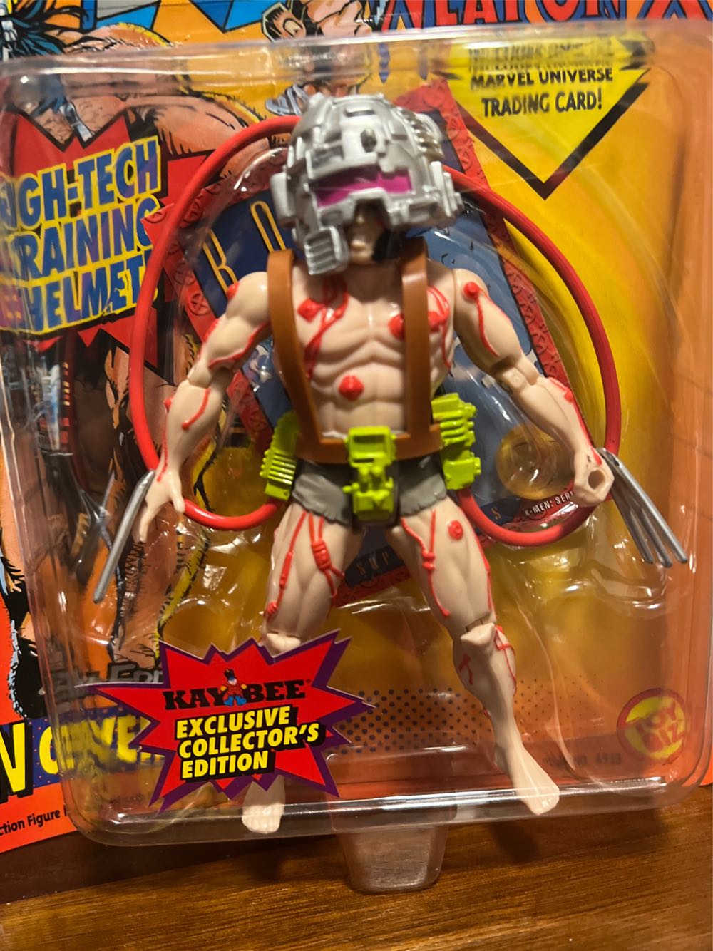 The Uncanny X-men Wolverine Weapon X - Red Cables - Toy Biz (The Uncanny X-Men) action figure collectible [Barcode 035112496007] - Main Image 4
