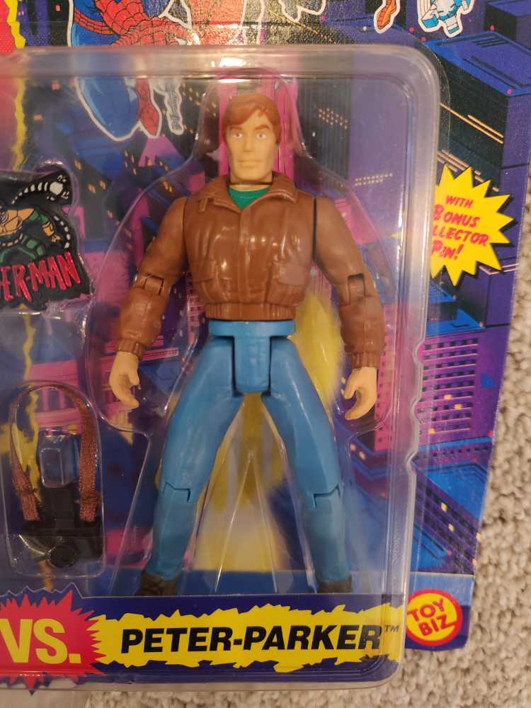 Wolverine, Civilian VS. Peter Parker - Toy Biz (X-Men / Spider-Man: The New Animated Series) action figure collectible [Barcode 035112496380] - Main Image 4