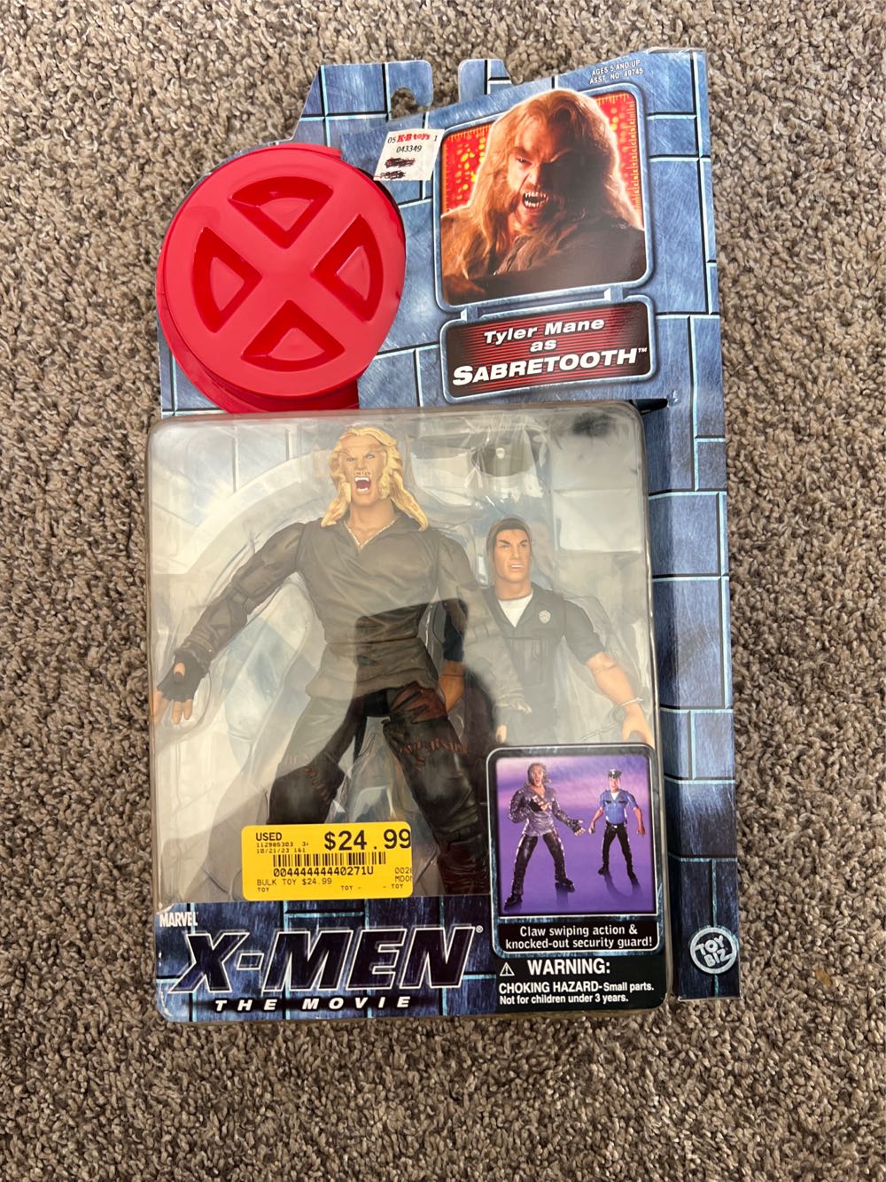 Sabretooth - (X-men: The Movie) - Toy Biz (X-Men Movie) action figure collectible [Barcode 035112497479] - Main Image 3