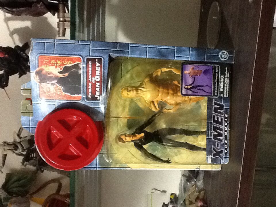 Marvel: X Men Jean Grey - Toy Biz (X-men The Movie) action figure collectible [Barcode 035112497493] - Main Image 2