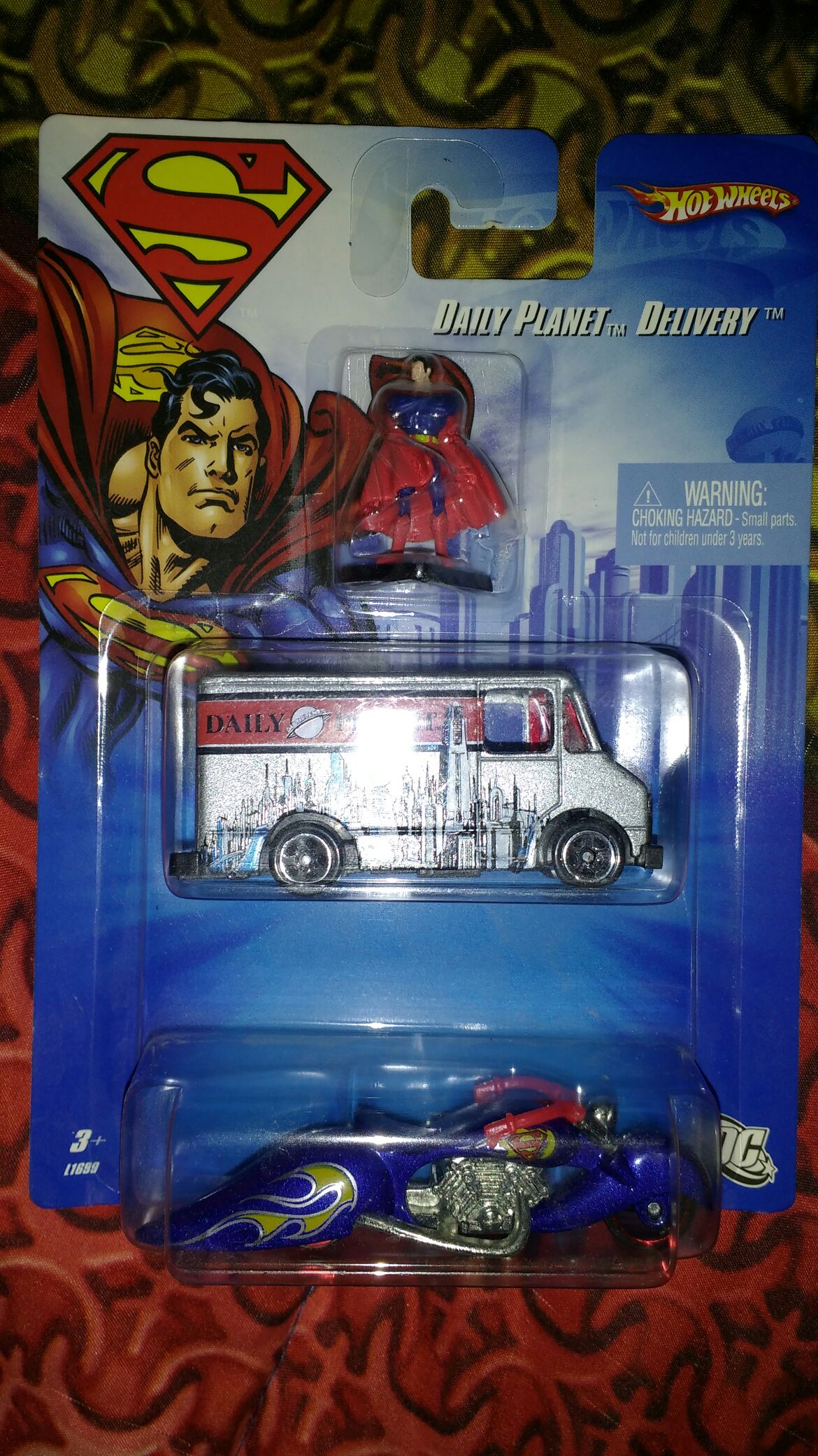 Hot Wheels - Daily Planet Delivery  action figure collectible [Barcode 021024472017] - Main Image 1