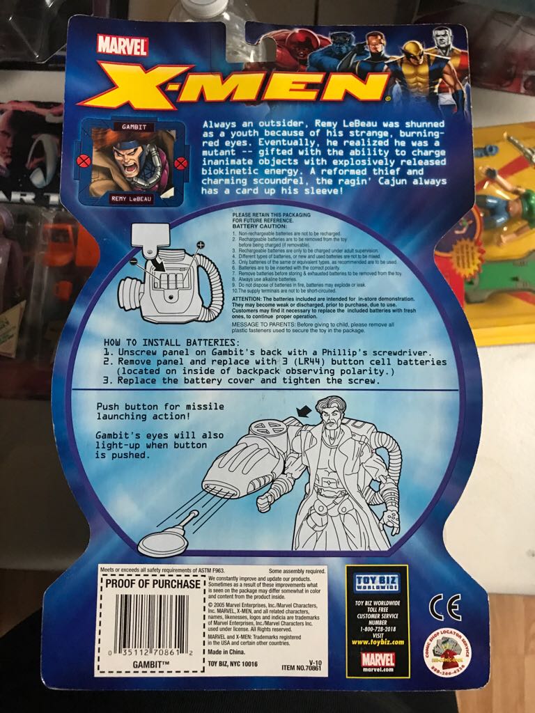 Marvel X-Men Gambit  - Toy Biz (Marvel X-Men) action figure collectible [Barcode 035112708612] - Main Image 2