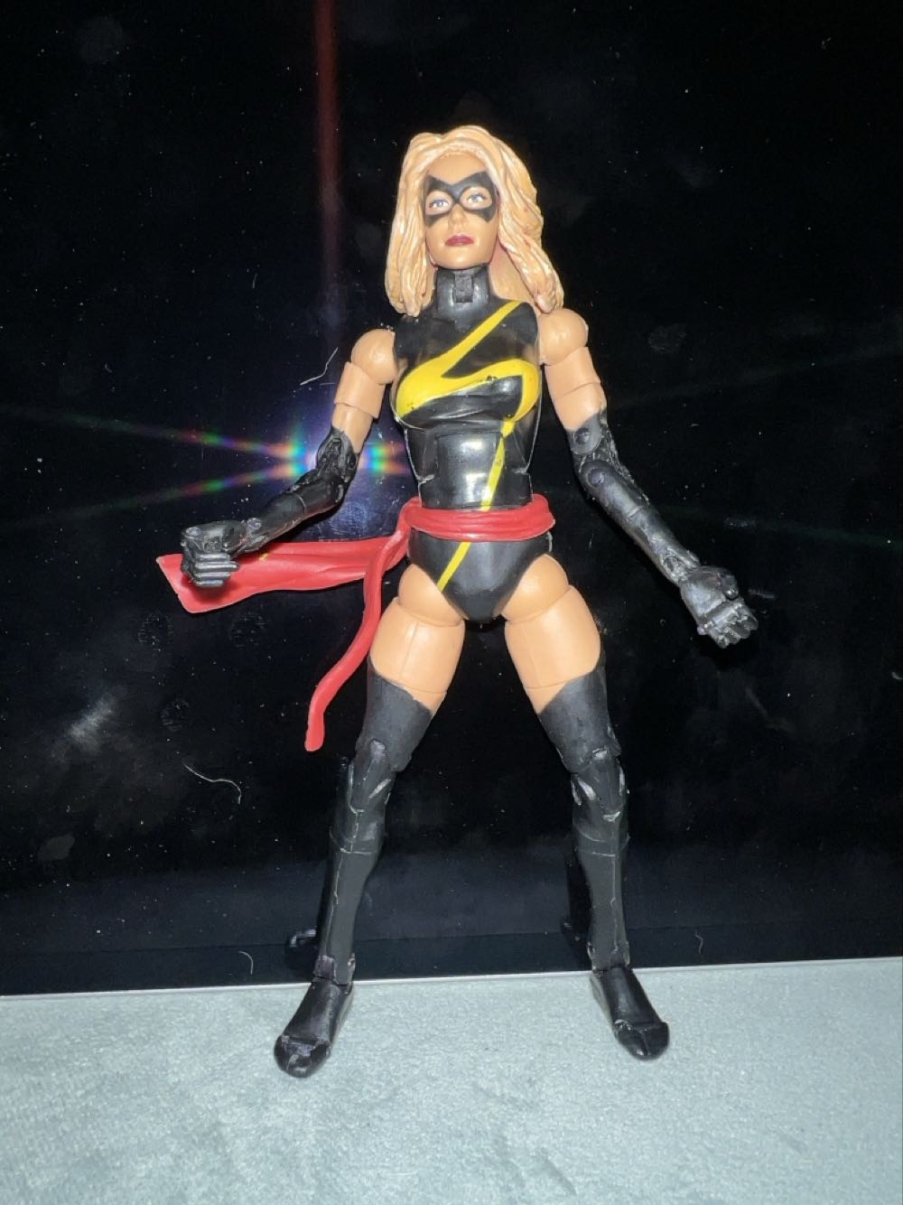 Ms. Marvel Warbird Giant Man BAF - Toy Biz (Marvel Legends) (Marvel Legends) action figure collectible [Barcode 035112710783] - Main Image 3