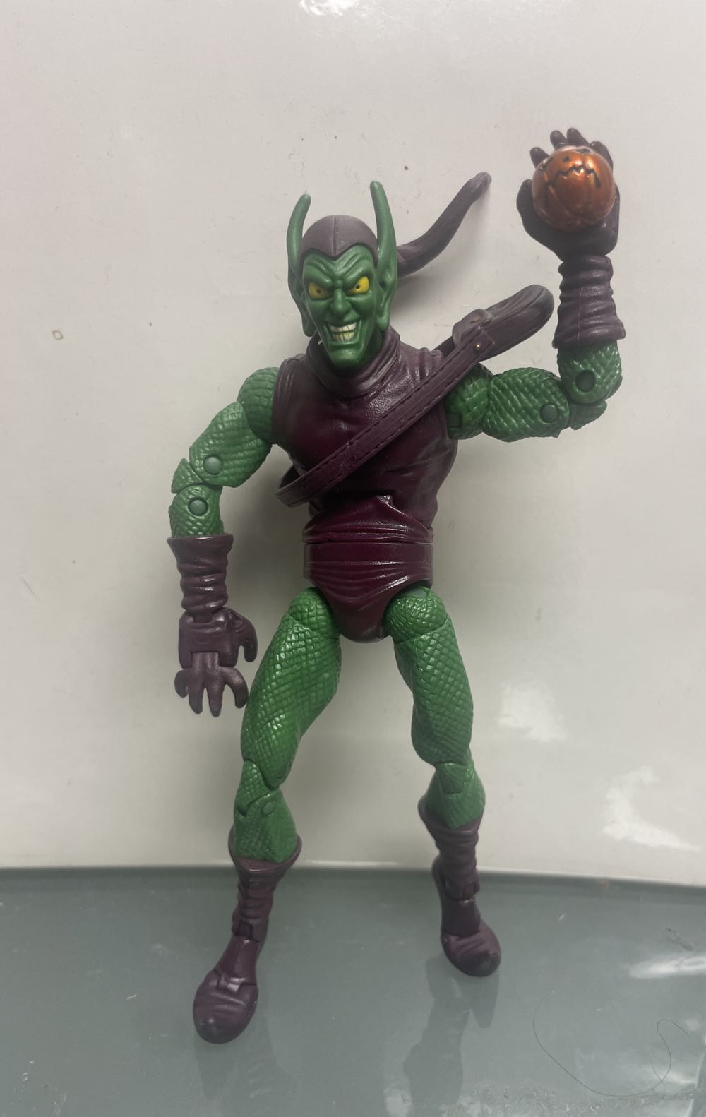 Green Goblin - Toy Biz (Marvel Legends Onslaught BAF) action figure collectible [Barcode 035112713289] - Main Image 3